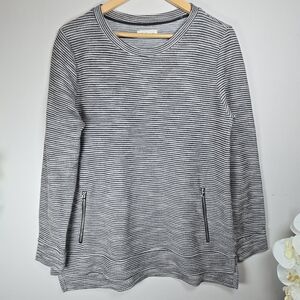 Per Se Sport Gray Stripe Knit Sweater Medium Large Stretch Country Cottage Chic